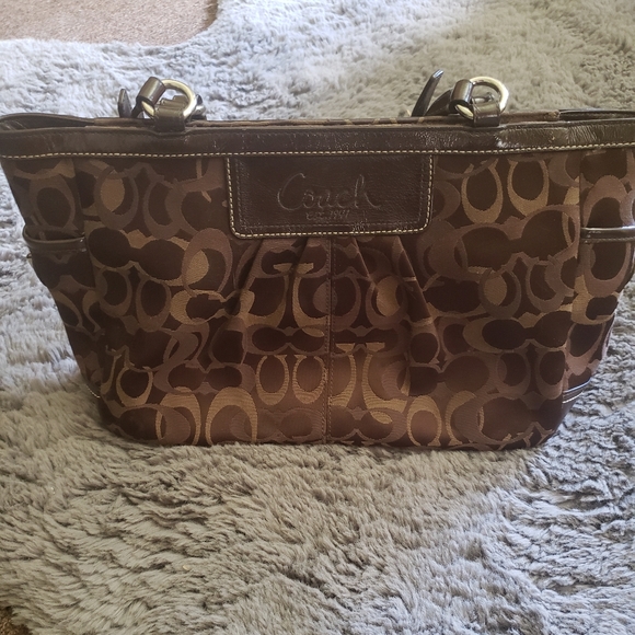 Coach Handbags - Coach optic signature gallery tote shoulder bag purse